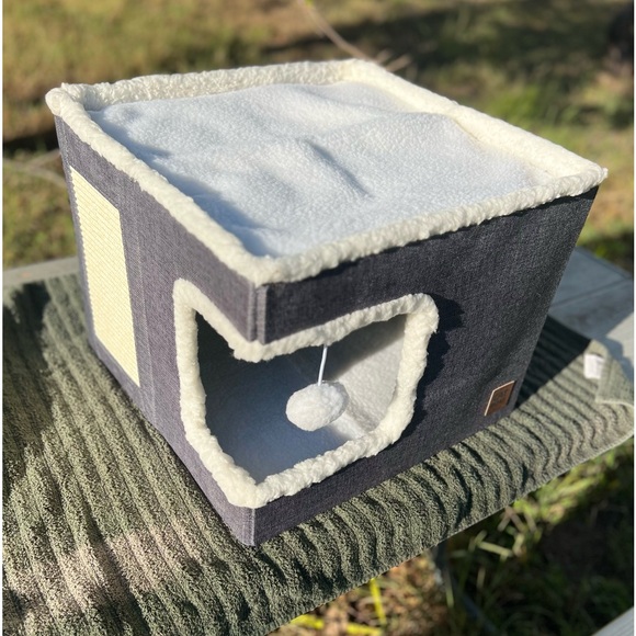 Shikha Cat Bed for Multiple Cats - Picture 2 of 16